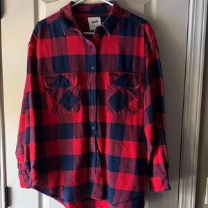 aerie Red and Navy Plaid Button-Down Shirt
Women’s Medium